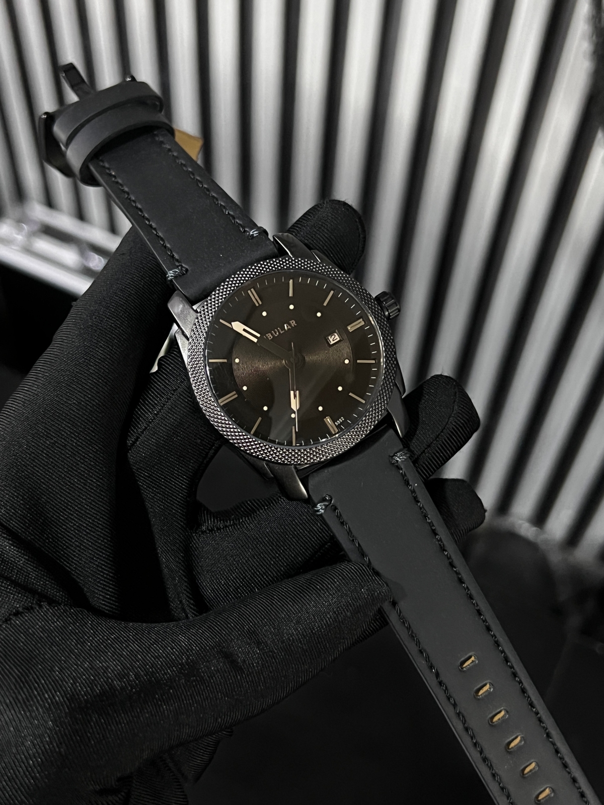 Tubular leather watch