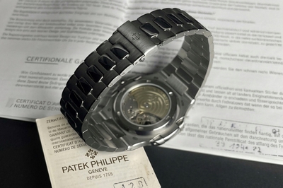 Patek Philippe Nautilus Ref. 5711/113P-001Black dial. Emerald brilliance. Pure luxury._img_3